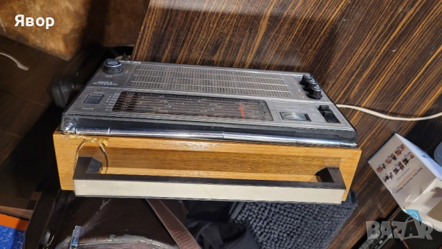 Радио Селена от соца ретро работещо, вкл. На 220 волта с кабел , снимка 5 - Аудиосистеми - 53498372