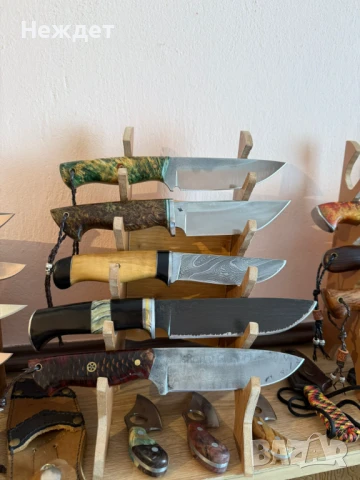 Ножовете са ръчно правени  всеки е от различна стомана и цена.Имат си и кании от 3,5мм телешки бланк, снимка 8 - Ножове - 29145782