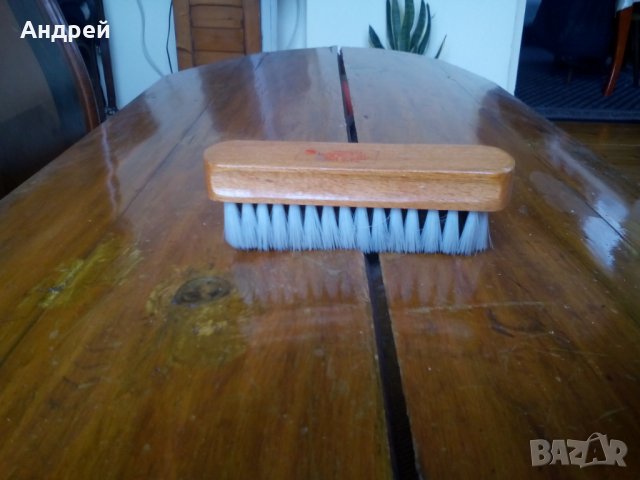 Стара четка за дрехи #2