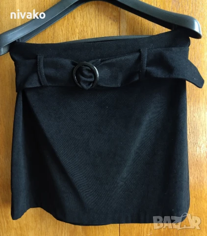 Продавам елегантен дамски черен костюм, снимка 4 - Костюми - 50470372