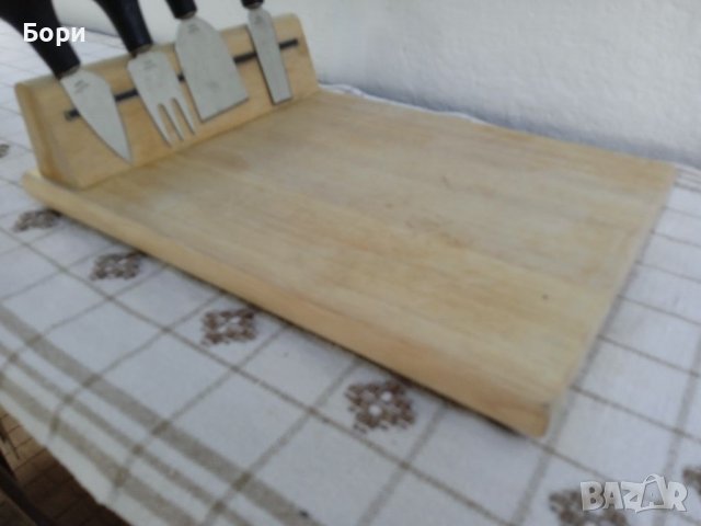 Дървена дъска с ножове за сирене,кашкавал, снимка 3 - Прибори за хранене, готвене и сервиране - 37510022