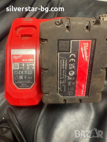 Ъглошлайф Milwaukee, снимка 2 - Други инструменти - 52434921