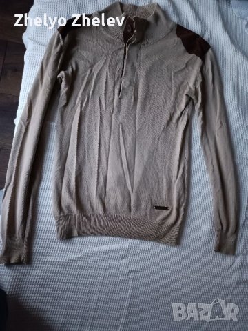 Нова блуза с яка на марката Kangol размер С ,но отговаря на М