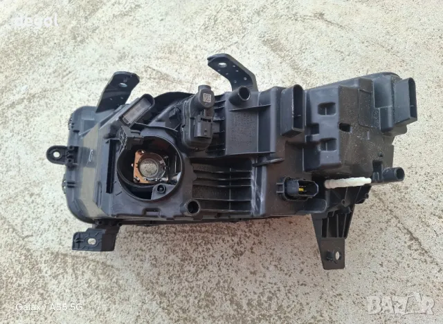 Десен фар за Dacia Duster3 2024г., снимка 2 - Аксесоари и консумативи - 49962882