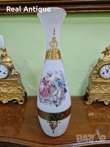 Превъзходна много красива антикварна френска стъклена ваза Опалин