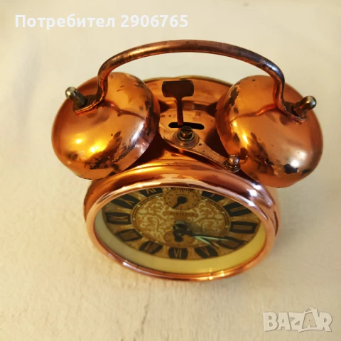 Часовник будилник KIENZLE меден корпус с камбанки работещ, снимка 2 - Антикварни и старинни предмети - 51157049