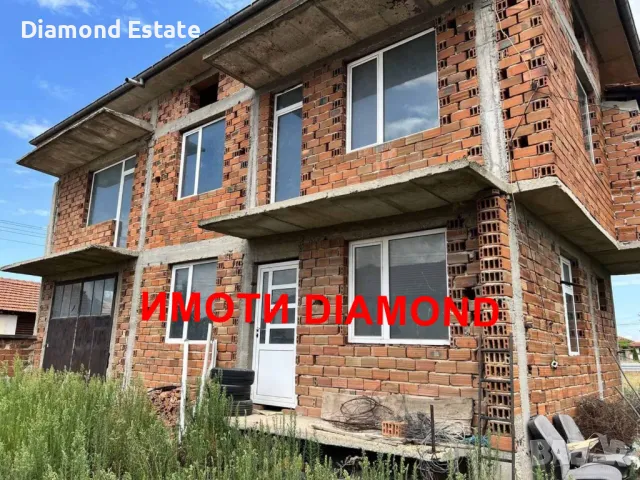 Двуетажна къща в село Градина общ. Първомай, снимка 2 - Къщи - 49826484