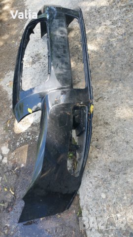 предна броня Volvo V70, снимка 2 - Части - 35437055