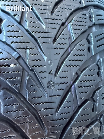Зимни гуми Nokian WR SUV 235/55/19, снимка 3 - Гуми и джанти - 52265359