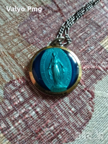 Медалион, снимка 2 - Колиета, медальони, синджири - 52591543