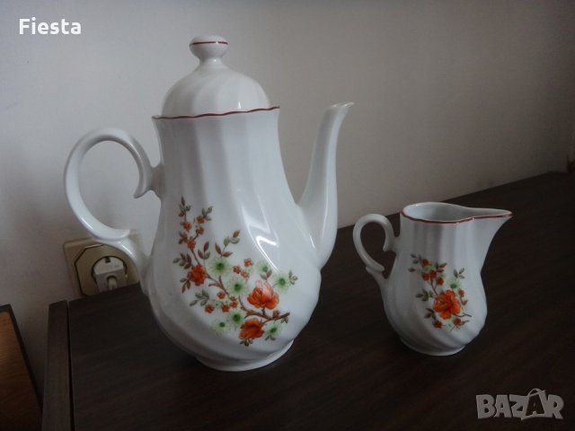 Български порцеланов чайник и латиера