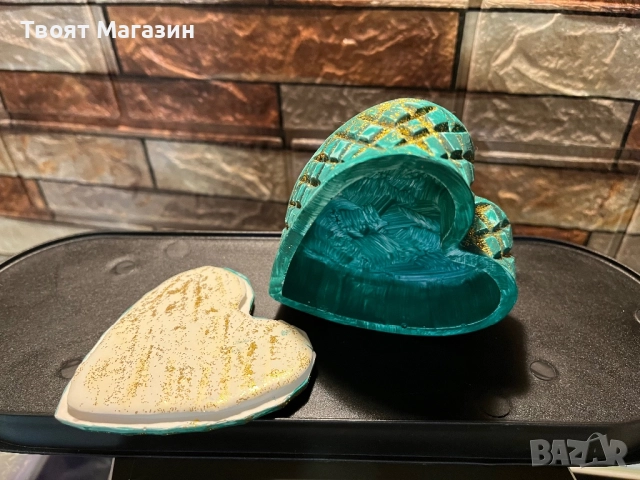 Кутийка за бижута – Ръчна изработка от акрилна смола, снимка 4 - Ръчно изработени сувенири - 52980445