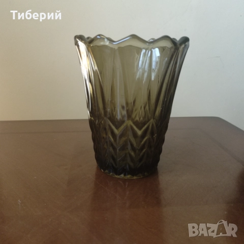 Стъклена ваза стара/ретро, снимка 4 - Вази - 52103808