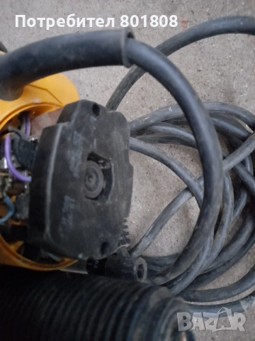 Оберфреза Dewalt , снимка 7 - Други инструменти - 52033179