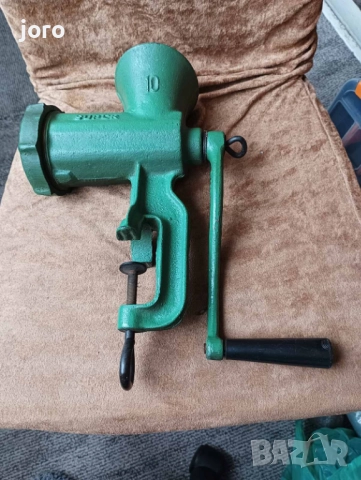 Чугунена месомелачка, снимка 1