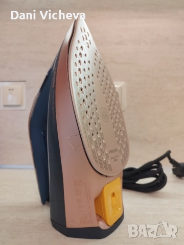 Парна ютия Philips Azur Series 8000 DST8050/20, 3000 W, снимка 2 - Ютии - 52738226
