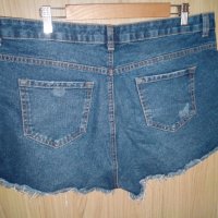 Дънкови панталони с кръпки, снимка 2 - Къси панталони и бермуди - 36915971