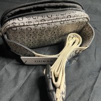 Чанта Guess, снимка 5 - Чанти - 43711600