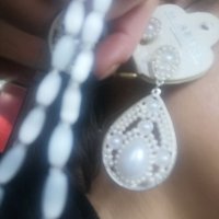 🆕 НОВИ Бели перлени обеци с винтчета, снимка 7 - Обеци - 39952511