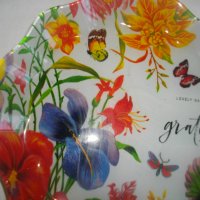 Нови Стъклени Цветни Чинии-2 бр-ф195/200мм-Декоративни-Lovery Garden Gratefue-AURORA, снимка 8 - Чинии - 39641793