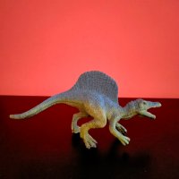 Колекционерска фигурка Schleich Dinosaurs Spinosaurus McDonalds 2020, снимка 1 - Колекции - 37970027