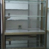 Продавам стъклена витрина за магазин, снимка 1 - Оборудване за магазин - 39970976