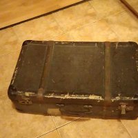 Старинен куфар , снимка 1 - Антикварни и старинни предмети - 42952658