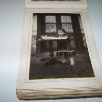 Луксозен семеен албум с 43 фотографии от 1907г.- 1910г., снимка 7 - Други ценни предмети - 36552220
