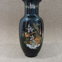 Порцеланова ваза. , снимка 2 - Антикварни и старинни предмети - 40719032