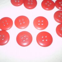 20 големи  ЧЕРВЕНИ  копчета диаметър 1.5 см, снимка 3 - Колекции - 33389535
