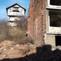 Къща за основен ремонт или събаряне в град Перник