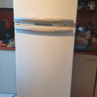 Продавам голям Хладилник WHIRLPOOL ARG 773 с горна камера - NO FROST, снимка 5 - Хладилници - 44015970
