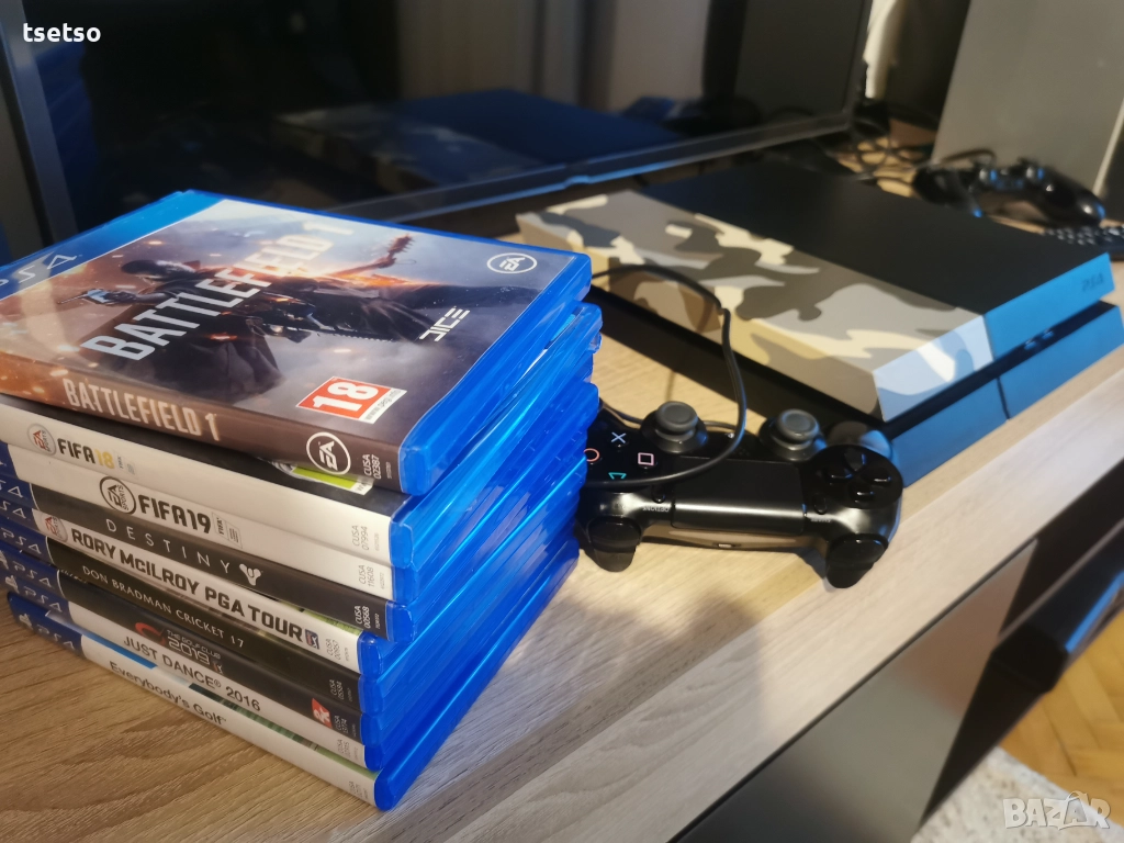 Спешно Playstation 4. 1TB с джойстик и 9 Bluray диска., снимка 1