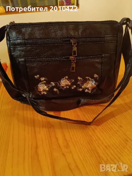 Малка дамска чанта с бродерия, размери 26/20/11 см, снимка 1
