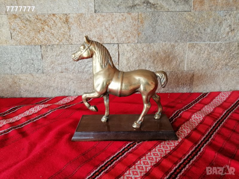 Стара масивна бронзова статуетка на кон , снимка 1