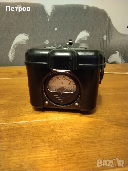 Продавам стар руски ръчно регулируем стабилизатор на напрежение Модел МЗП АТ 250 М2, снимка 1