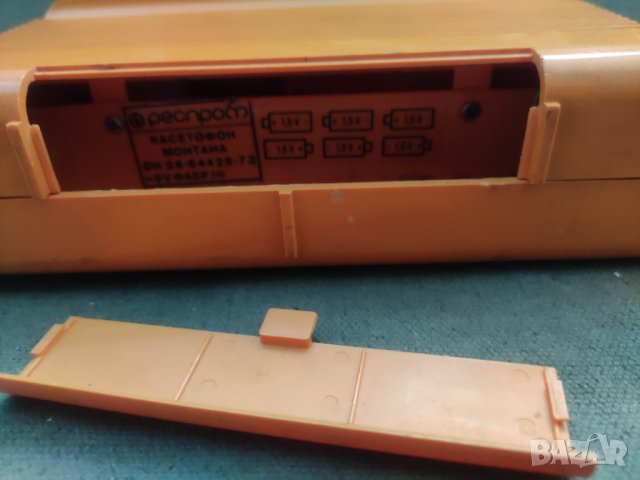 Продавам български касетофон Ресором Монтана НРБ, снимка 3 - Радиокасетофони, транзистори - 43911727