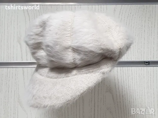 Нова зимна дамска пухена шапка baker boy в бял цвят, снимка 4 - Шапки - 48186413