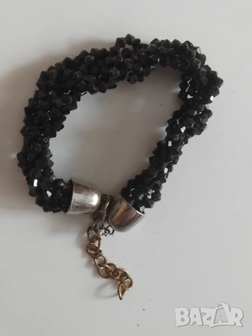 Дамска черна гривна, снимка 2 - Гривни - 53598644