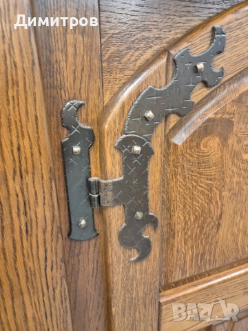 Масивен старинен античен шкаф, снимка 2 - Секции и витрини - 52503412