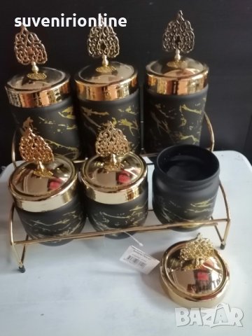 Комплект стъклени буркани за подправки на метална стойка , снимка 2 - Аксесоари за кухня - 40034596