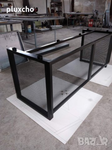 Метални крака за офис бюро с декоративна мрежа, снимка 3 - Стелажи и щандове - 33061209