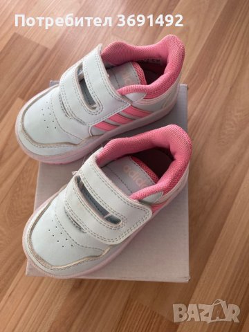 Маратонки за момиче Adidas, снимка 2 - Детски маратонки - 44096280
