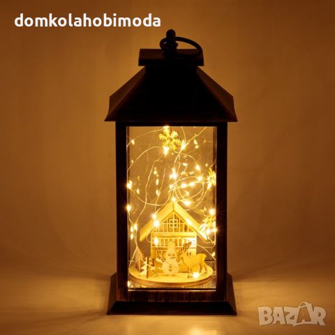 Коледен фенер с къщичка и лед светлини, На батерии.размери 14x14x28cm