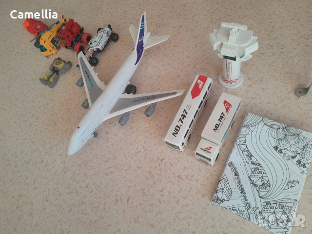 Лот: играчки самолет, колички, хеликоптер 