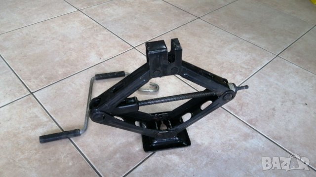 Крик за Ауди  Оригинални Крикове за всички автомобили.Фолксваген Ауди БМВ Мерцедес Шкода Сеат Форд О, снимка 2 - Аксесоари и консумативи - 35231281