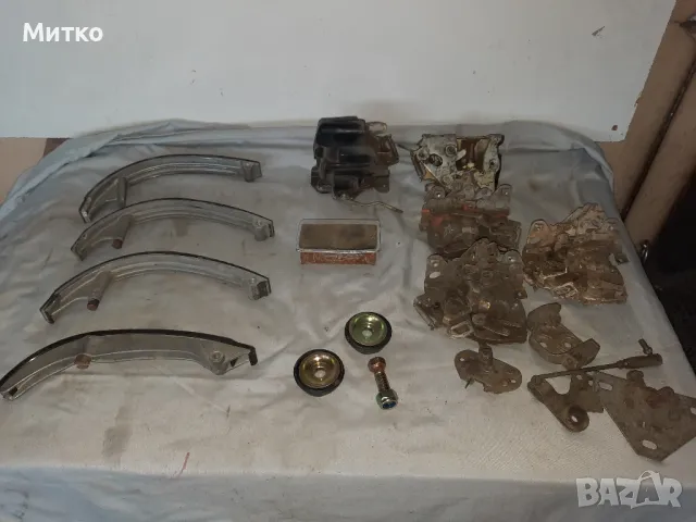 Кутия за въздушен филтър и други части за Мерцедес W123 Mercedes Benz W123 , снимка 4 - Части - 48730592