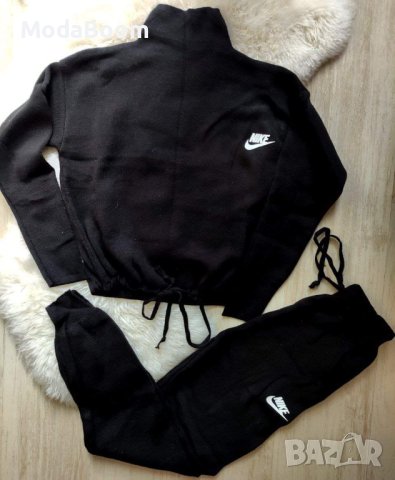 Nike дамски комплекти, снимка 4 - Комплекти - 42963513