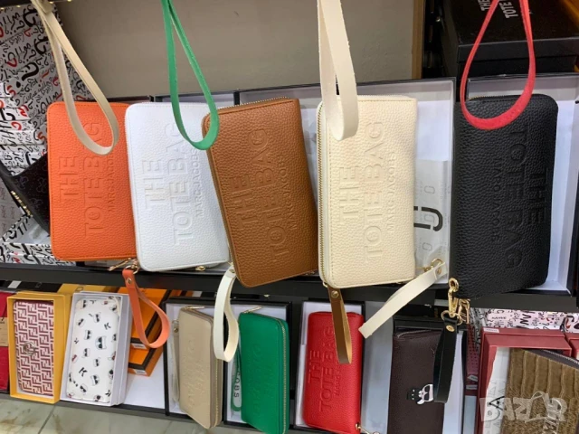 портмонета в кутия gucci chanel christian dior louis vuitton ysl saint laurent , снимка 9 - Портфейли, портмонета - 51117137