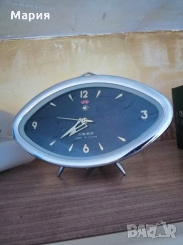 Ретро механичен часовник будилник настолен, със стойка. Работещ перфектно , снимка 7 - Друга електроника - 28758121